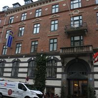 間口が狭く、暗いと少しわかりづらいです。