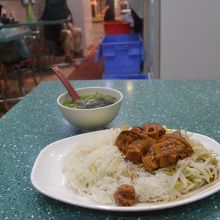 いやー、まずかった。でも、いい思い出。米はタイ米だね。