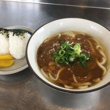 カレーうどんとおにぎり