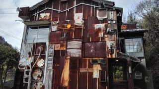 じっくり見るか、さらっと駆け抜けるか？どうせなら目を凝らして見よう。