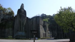 平和観音が目印