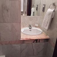 洗面台、窮屈です(/´△`＼)