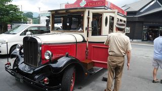 レトロなバスで湯布院散策