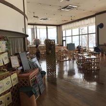 開放感ある店内