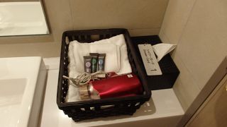 改装されたシャワー室。　汗を流したいのです。