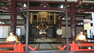 とげ抜き地蔵は普段は非公開、本堂の奥に鎮座