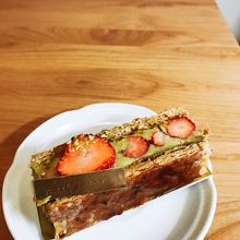 菜の花とふきのとうを使ったミルフィユ