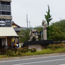 弁慶と義経の像