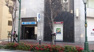 横浜市役所や横浜スタジアムの、最寄り駅