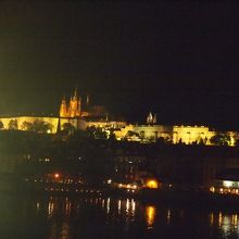 橋からのプラハ城の夜景