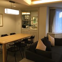 リビングの隣にあるダイニング