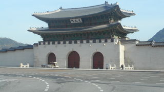 景福宮に入る城壁