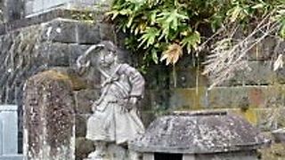 微かに鶴ヶ城を見渡すと、、