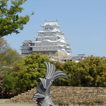総社門跡付近の城見台公園から見た姫路城天守閣