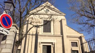 サンクレール寺院に比べると多少地味です