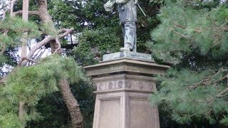 浜離宮唯一の銅像