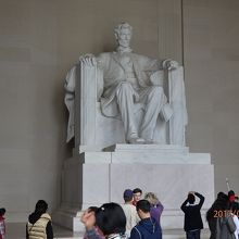 リンカーンの石像
