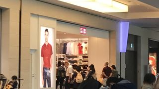 慌てん坊の旅行者に！ユニクロ羽田空港国際線ターミナル店！！