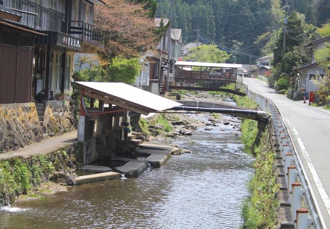 満願寺温泉　川湯