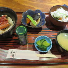 うなぎとそばの定食を食べました