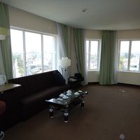 角部屋なので窓が多いです