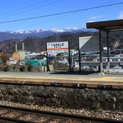 飯田線・飯島駅から白銀の山並みを眺めつつ伊那大島駅へ
