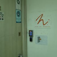 ホテル内に入るにはＩＣカードをかざしてドアを開けます