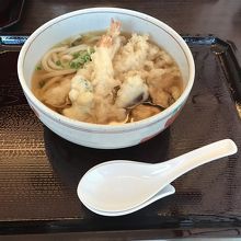 天ぷらうどん (蕎麦に変更も可)