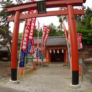 真清田神社内にある大きな稲荷神社