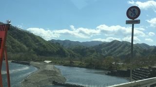 閉伊川沿いのドライブ