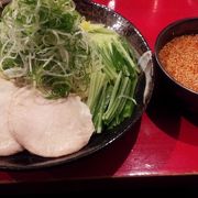 食べ応えのあるつけ麺は、自分好みのタレ作りがポイント