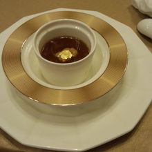 気仙沼産フカヒレと生ウニ 中華茶碗蒸し