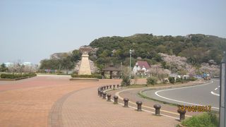 人道の港敦賀ムゼウムがある公園です。
