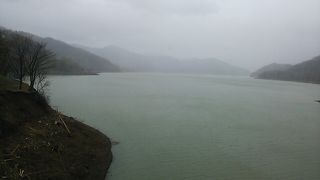 列車の車窓からも景色を楽しむことが出来ます