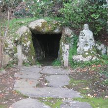 この奥に今も眠っているのでしょうか。