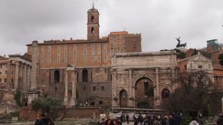 第一日曜は無料