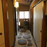 お部屋の中にも石。