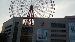 観覧車がシンボル的存在です