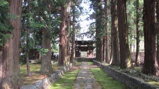観光寺院のような景観が楽しめます