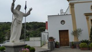 フォンターナ村