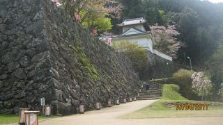 今は復元の櫓があります。