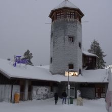 Fazzelのショップが敷地内にあります。