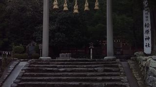 鳥居がしめ縄で出来ている珍しい神社