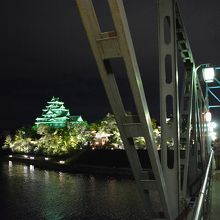 月見橋と岡山城