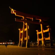 夜はほぼ宿泊客だけなので比較的静かです。