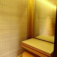 身支度をチェックするところ