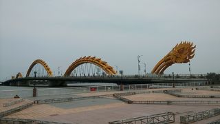 奇抜ではあるがそれだけだ