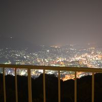 部屋からの佐世保湾の夜景