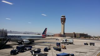 アリゾナ州では一番大きな空港です。