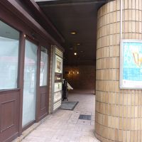 大通りからの入口はココ。